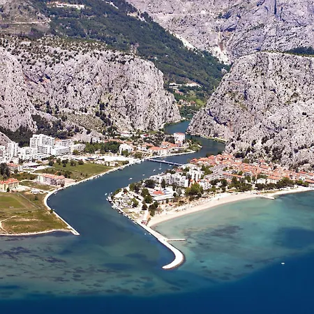 Nestos Hotel Omis